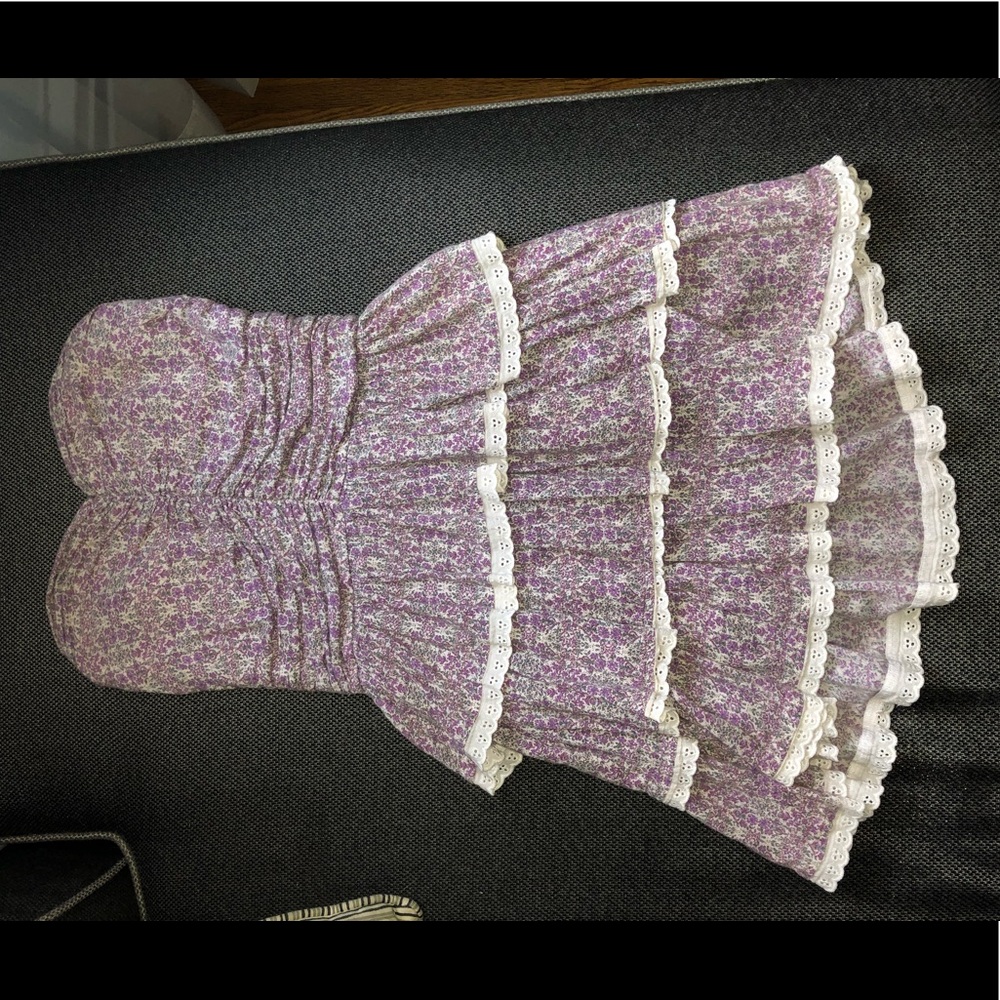 Strapless purple tiered dress w flowers& lace trim